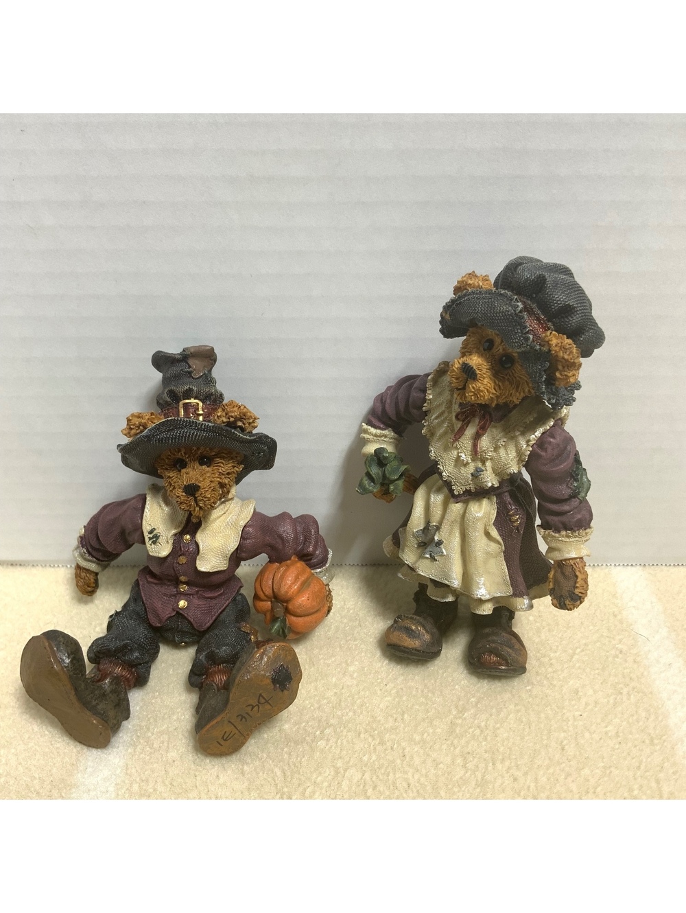 2 Thanksgiving themed Boyd Bears and Friends figurines